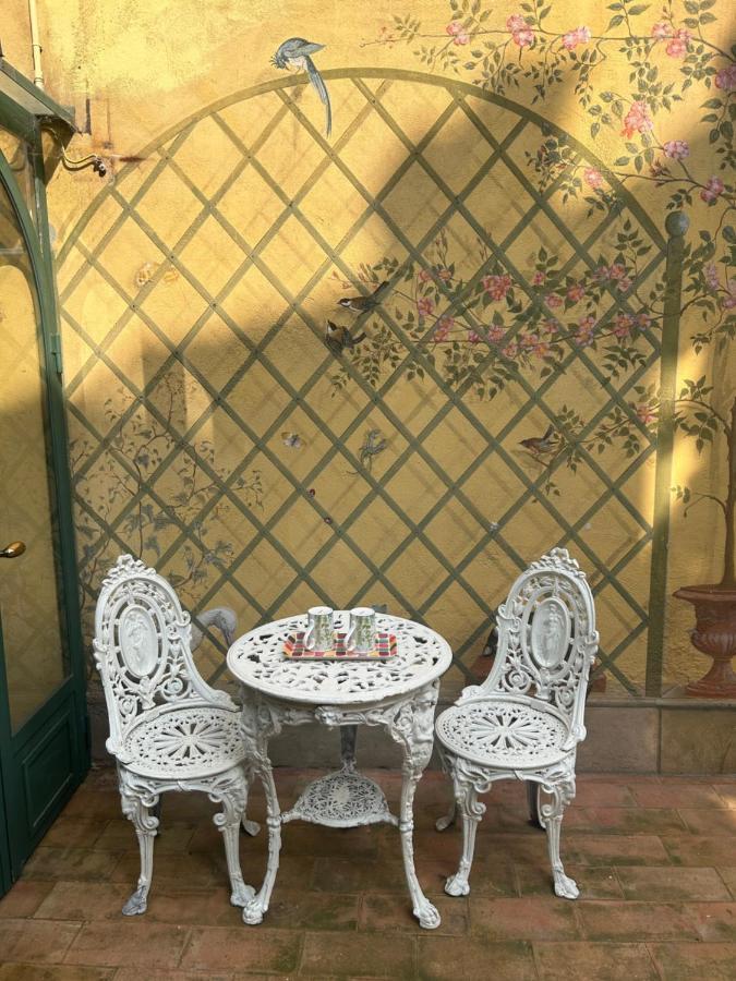 Once Upon A Time Apartment Bologna Bagian luar foto